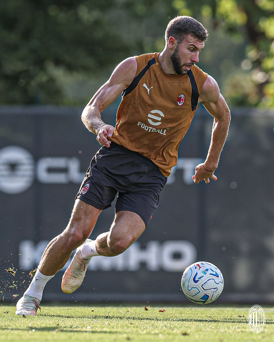 acmilan's tweet photo. Back to business 👨‍💼

Brought to you by @play_eFootball https://t.co/VcF8ScTKsF