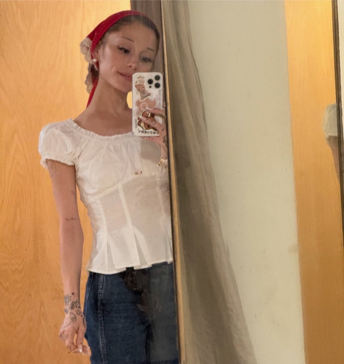 virgopeachfruit's tweet photo. i already posted this pic but i’m def recreating this outfit one day…….. i must!!!! https://t.co/Ti12umB1yR