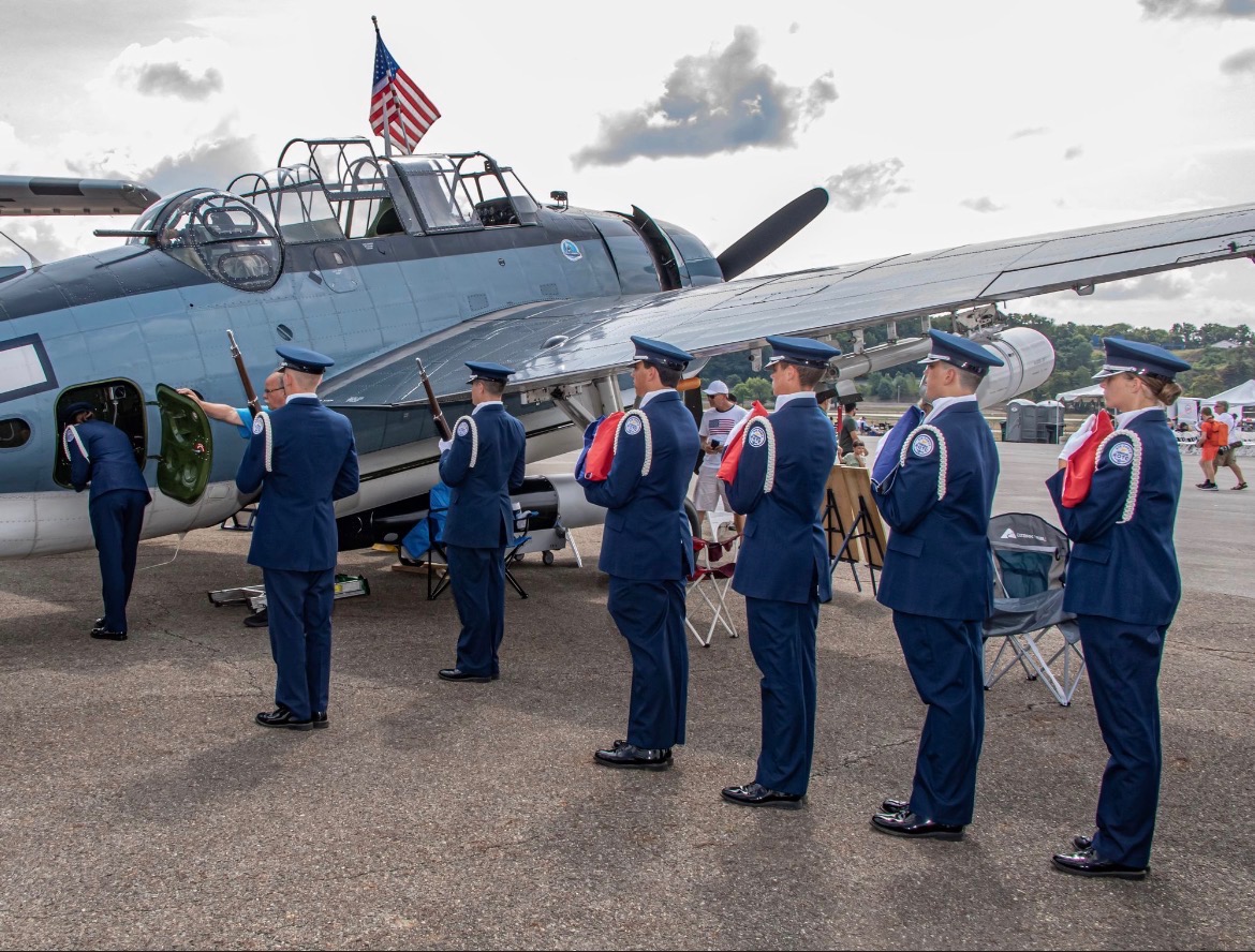 PAPF_Akron's tweet photo. 🇺🇸 Flight of the Flags returns for its 5th year! 🇺🇸

Families can send a loved one’s burial flag for one final flight aboard a WWII TBM Avenger. Register your item today or at the gate before 11:00am, Saturday and Sunday. Includes tickets.

Info at https://t.co/RNxvkd7c1z https://t.co/YbipFvUSf3