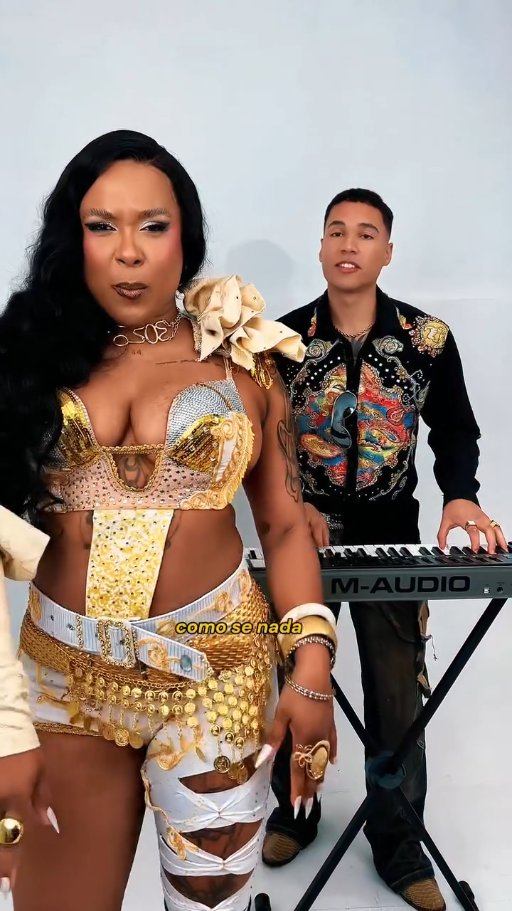 RapMais's tweet photo. 🔥MC LUANNA DEIXA O RAP DE LADO POR UM MOMENTO E SE AVENTURA NO FORRÓ

A artista lançou o duplo single “Papel de Otária | Medley 4x4”, inspirado em referências que fizeram parte de sua infância, como Calcinha Preta, Limão com Mel e Mastruz com Leite.

O projeto marca sua estreia no gênero, sem significar uma mudança definitiva de estilo.