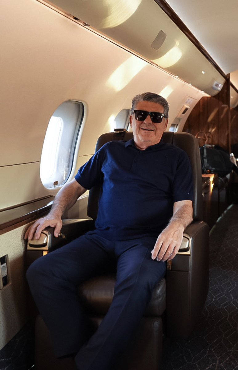 foootballo's tweet photo. 🚨 Serdal Adalı onurlandırma tweetidir.

Bu transferde en büyük emeğe sahip kişi Başkanımız Serdal Adalı’yı tebrik ederiz, sağ kanat stoper ve orta saha konusunda devamını dileriz.

Muhalifsek Beşiktaş için.. 🦅 https://t.co/BUrnITM9dU