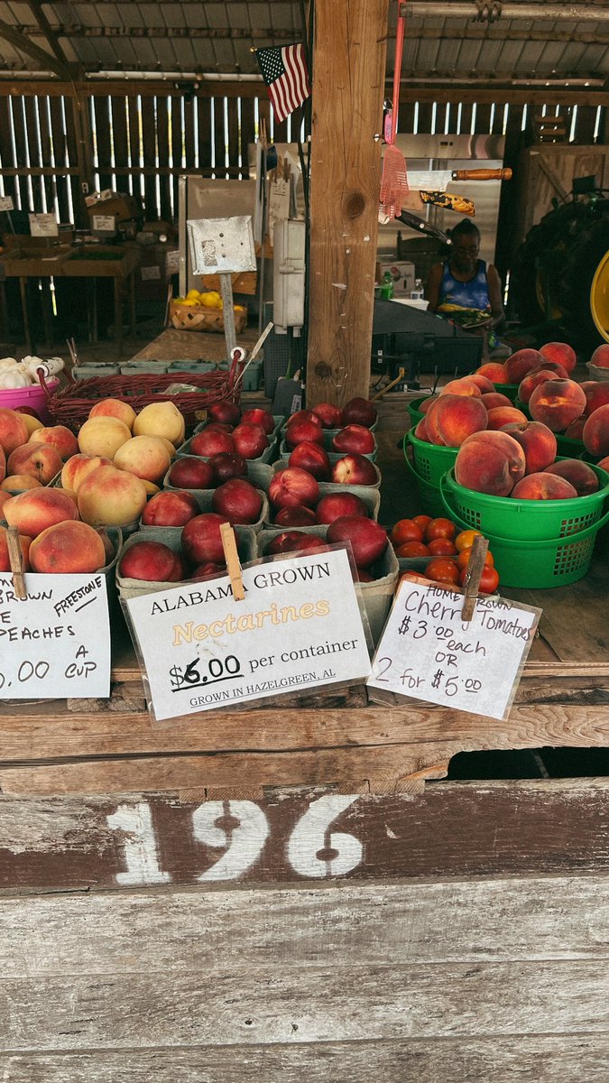 fairybrandmuva_'s tweet photo. Farm-to-table. Support Black farmers, @CultFarms. https://t.co/84hQO5Vvud