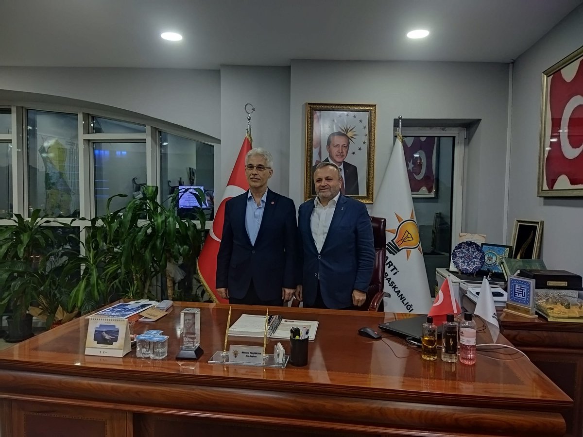saadetzburnu's tweet photo. Saadet Partisi Zeytinburnu İlçe Başkanımız Semih Deniz ve ilçe Başkan Yardımcılarımız, 
"İstişare ve Nezakat Ziyatleri" kapsamında Ak Parti İlçe Başkanlığını ziyaret ederek İlçe Başkanı Mustafa Yalçınkaya ile görüşütüler. https://t.co/WRJogxzmNe