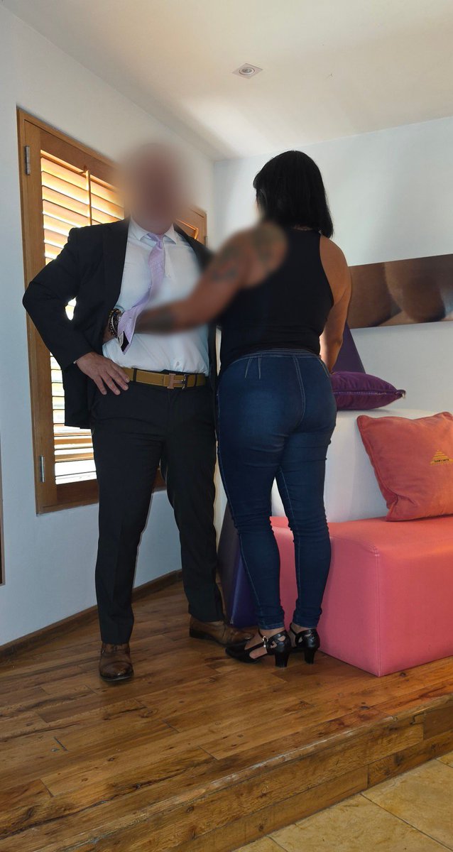 gplatag's tweet photo. Se acuerdan de la tía 
Pues es ni vecinita y me pidió ser su amante y le diera por su qlito 
Tiene un negocio de masajes @Rominaspa26 https://t.co/0dOuC4O45u