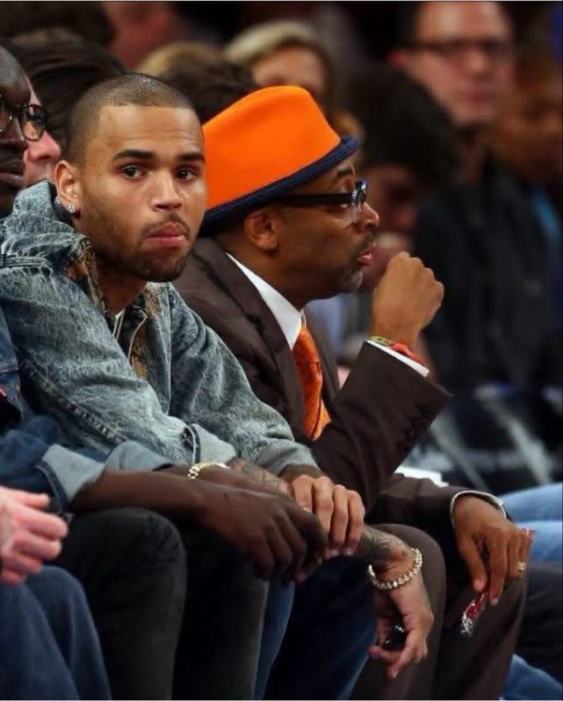 swagbagX's tweet photo. Me in the club watching my crush leaving the venue with the rich guys. https://t.co/PvxAfqbSrt