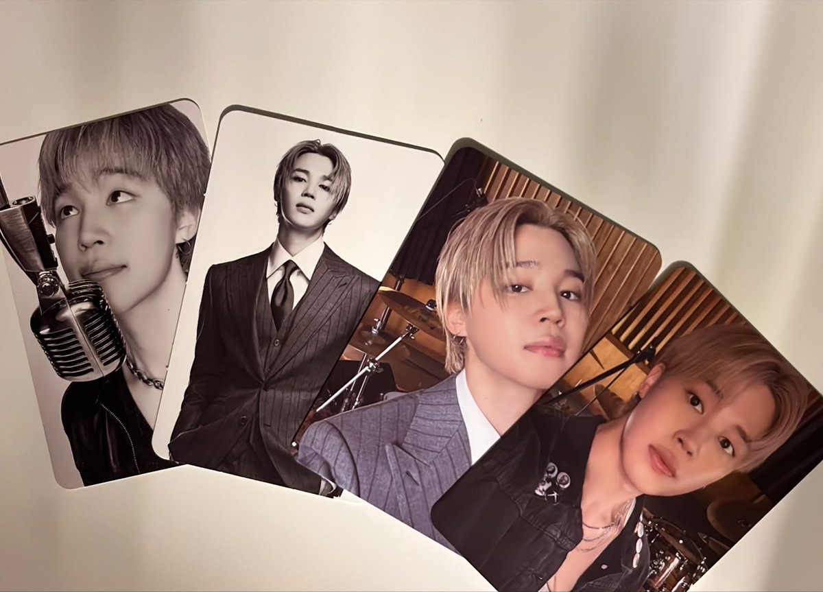 Dropsdamalu's tweet photo. VENDO/VENDA SET JIMIN ARIRANG
R$82 + Frete 
Pagamento Imediato ✅
Envio em até 4 dias úteis. https://t.co/91PuD6vJBQ