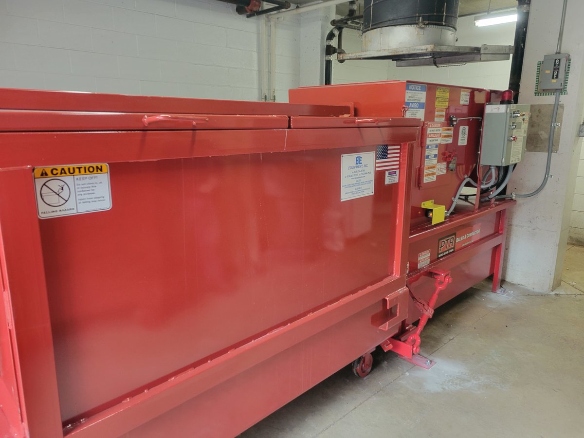 Beequipment's tweet photo. Senior living facility contacted BE Equipment to upgrade their compactor to a PTR TP33 and 2- 3 cubic receiving containers.

Our team identified their needs and delivered!
Contact sales@beequipment.com

#recyclingequipment https://t.co/L0qiiPOcJl