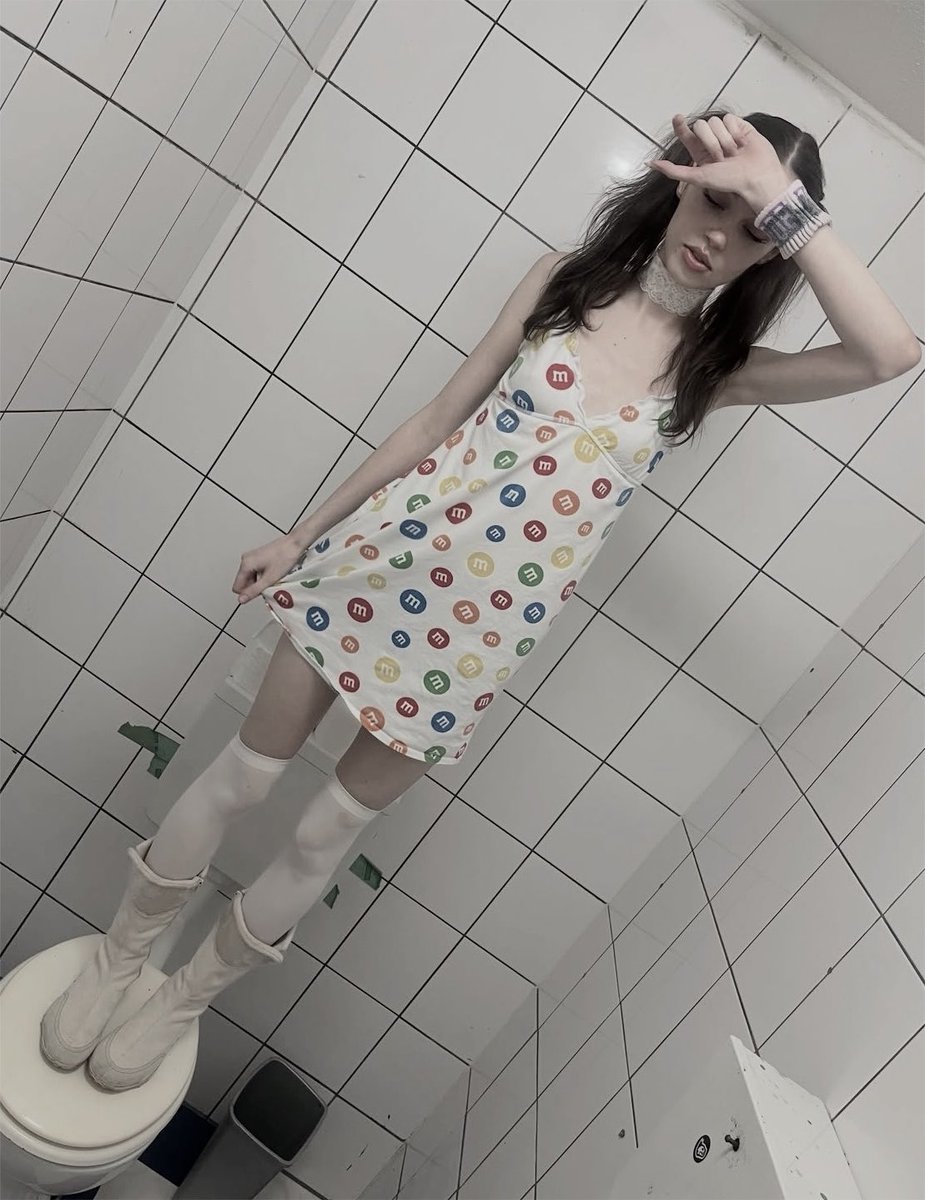 spliffymoon's tweet photo. i need to look like this by halloween https://t.co/11Bt1mfzHb