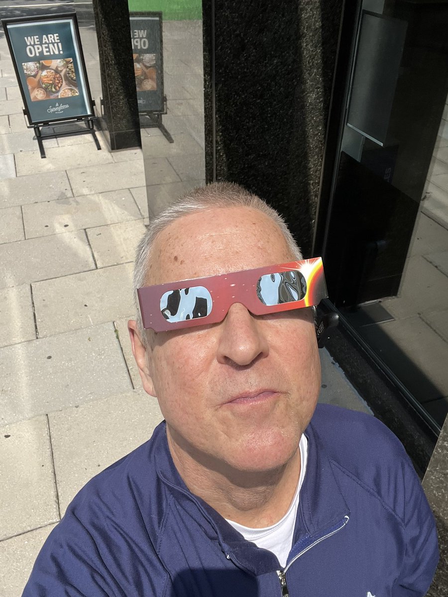 MikeMalloy9's tweet photo. Five percent for nothing.   🎶 
Partial #SolarEclipse #DC  🕶️  🌒 https://t.co/rI9VZglozi