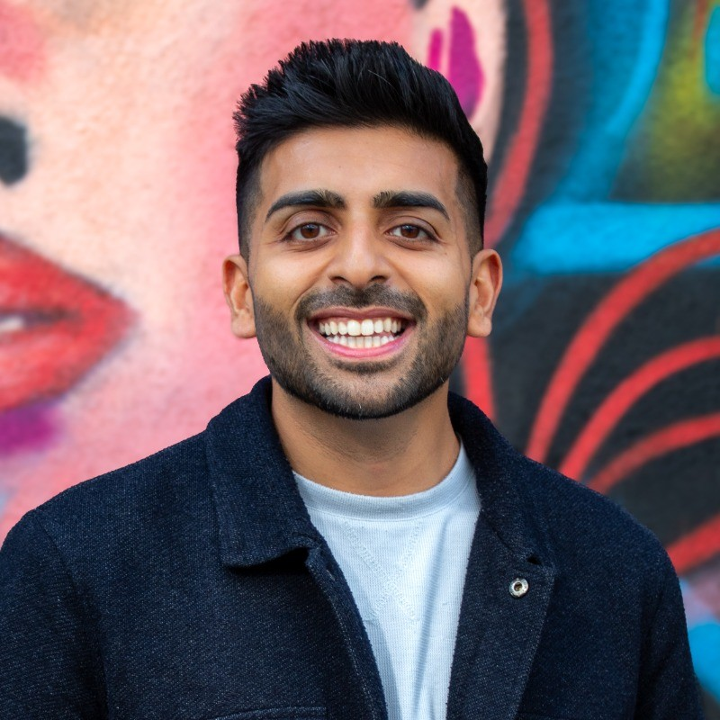 TheWalid's tweet photo. just chatted with the founder of Howbout... iykyk. ex corporate lawyer, now on track for 10M users and #30 in social networking and #10 in the UK

he runs 60+ ambassadors with Claude. creators in this program get paid ~$9 per carousel they post

how he actually got there:

1/ months of testing landed on the simplest possible format. app screenshot + a still. two images

your version will look different. the point isn't the carousel, it's finding the simplest thing that sells your app and cutting everything else so you can scale your tech UGC program

2/ simple format = no scripts, no training. there's basically no learning curve for creators. every carousel is another shot at the algorithm and each one costs him ~$9

3/ he hated paying for content that didn't perform, so he flipped the model. He tells creators exactly the format that works to go viral and pays bonuses based on virality, but the creator has to pass a trial week first based on performance to make it into the program

4/ that only works because they want to work with Howbout. you can't cold DM someone the chance to maybe get paid to be an ambassador. ambassadors tell their friends and now they get 20–30 inbound creators a week.

5/ so it's the hunger games. if creators aren’t performing they’re cut weekly and there's a waitlist of ~500 people waiting to become ambassadors. their place is earned not guaranteed.

he builds the system. they make the content! running all of this himself with Claude. super sharp guy