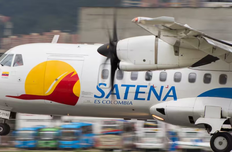 teleSURtv's tweet photo. 🚨 Satena transporta ayuda humanitaria al Pacífico colombiano tras el terremoto. La aerolínea estatal llevará alimentos, medicamentos y agua a Quibdó, Buenaventura, Nuquí y Condoto, ante los cierres viales y deslizamientos en la región.
#teleSUR #Colombia #Terremoto #AyudaHumanitaria #EstamosConColombia #12Ago