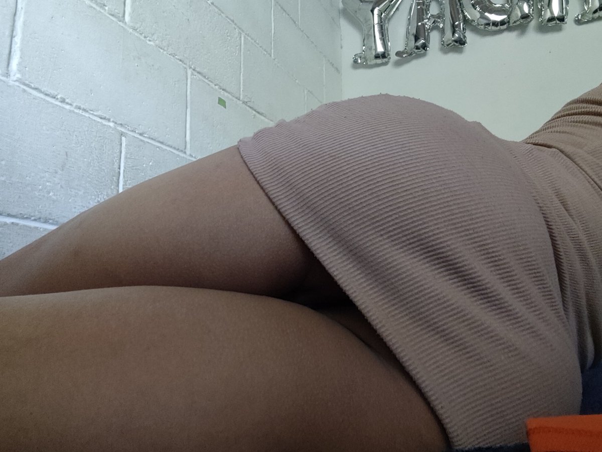 Yoselinnn69's tweet photo. Ahora amanecí muy cachonda 🔥
#bigass #chathot https://t.co/SFudEqDqbI