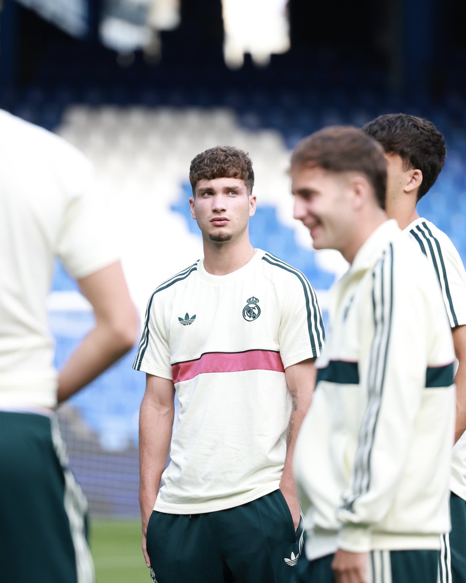 RCDeportivo's tweet photo. Benvidos #ANOSACASA 🏟️👋 @realmadrid 

🎥 https://t.co/qz8UAd2S5y

#DéporRealMadrid #TrofeoTeresaHerrera https://t.co/jOGOJTi64K