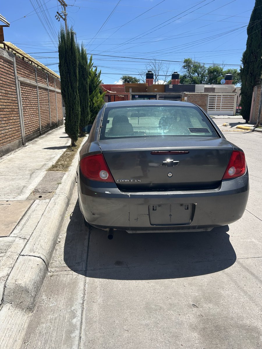 MoonP21's tweet photo. @spublicos_dgo dónde puedo reportar un coche que dejaron abandonado ya lleva más de 15 días está chocado sin placa en calle Gema casi esquina con calle turquesa en el nuevo pedregal 3 @canal10durango @Canal12Dgo https://t.co/JZ8MBkthNn