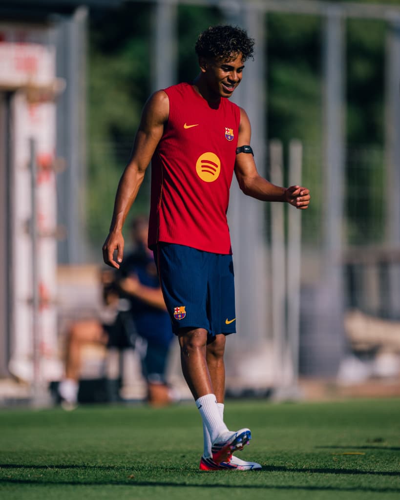 IGIHESports's tweet photo. 🚨Lamine Yamal yasubiye muri FC Barcelone

Uyu musore wari umaze iminsi mu biruhuko byakurikiye Igikombe cy'Isi, yakoze imyitozo yo kuri uyu wa 12 Kanama itegura umukino wa gicuti uzahuza FC Basel  na FC Barcelone ku Cyumweru tariki 16 Kanama 2026.

 #IGIHESports https://t.co/jpYZnfrrFz
