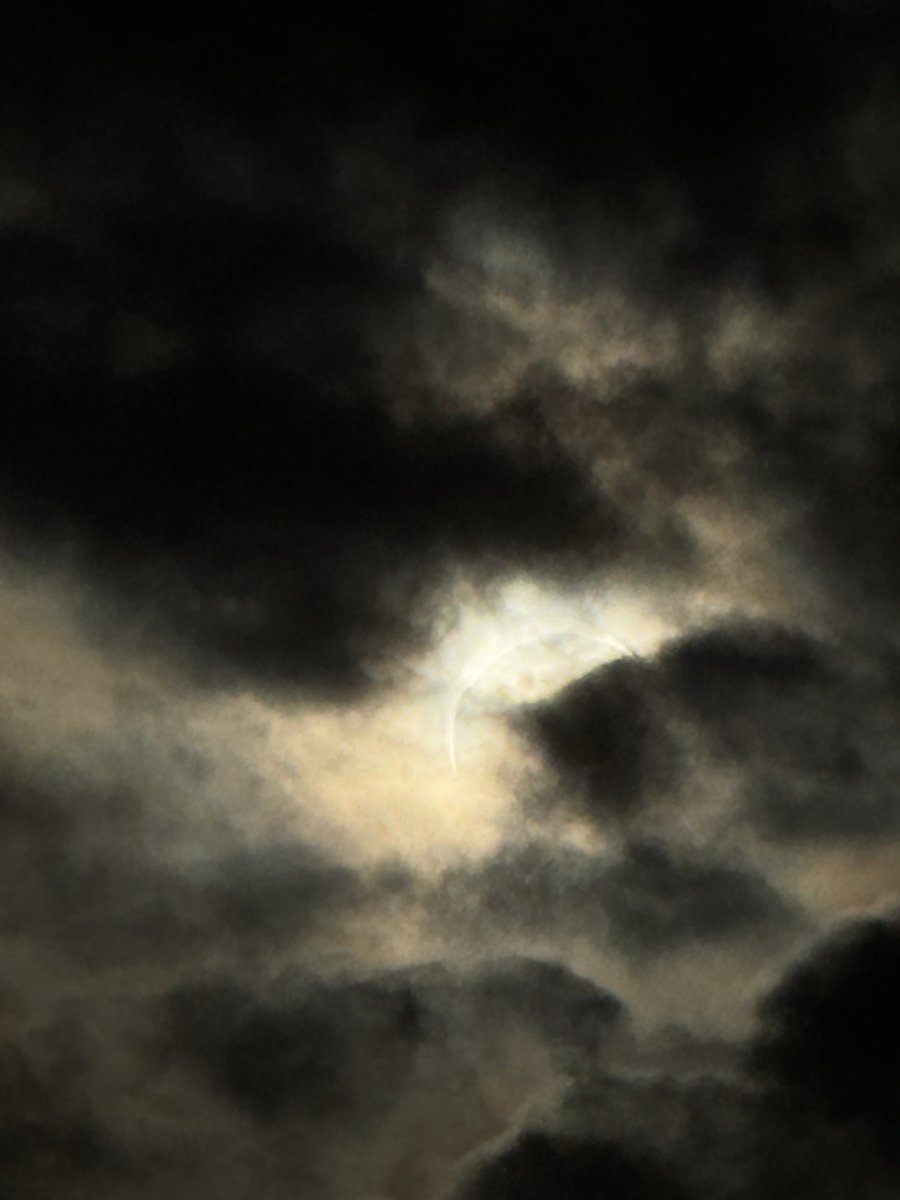 Markhouse22's tweet photo. Stupid clouds.. least I saw a bit #eclipse https://t.co/AbDVDp8mZW