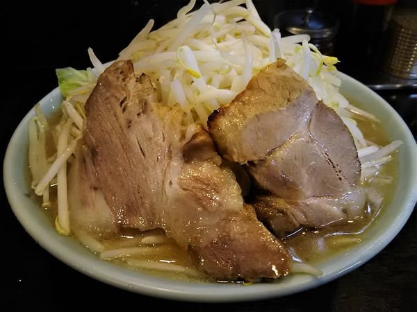 simple_731's tweet photo. 大好きで通いつめてたが閉店してしまったお店たち。

①すずめ食堂 @曳舟
②町田大勝軒 @町田
③虎鉄 @蒲田
④下前商店 @元町

どれも似た味を出す店がないほど唯一無二だった。
また食べたい。 https://t.co/2FpdaWANuS