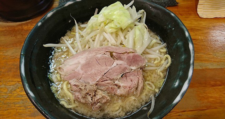 simple_731's tweet photo. 大好きで通いつめてたが閉店してしまったお店たち。

①すずめ食堂 @曳舟
②町田大勝軒 @町田
③虎鉄 @蒲田
④下前商店 @元町

どれも似た味を出す店がないほど唯一無二だった。
また食べたい。 https://t.co/2FpdaWANuS