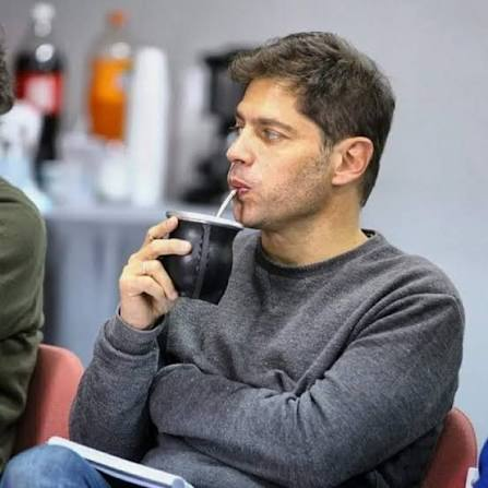 ClaudioAbuin45's tweet photo. @mauroszeta Mientras @Kicillofok ... 
Che PELOTUDO la provincia esta tomada por delincuentes, ¿vas a seguir haciendote el boludo?
Renuncia, tenes muchas muertes encima para seguir acumulando victimas de la inseguridad por tu incapacidad mental! https://t.co/ROQ9yS8BSP