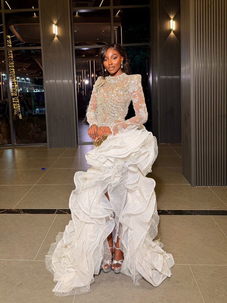 Soye_kg's tweet photo. A queen in her element. 👑

Gracefully adorned, confidently Nigerian, and ready for every moment this journey has in store.

Styling: @sirshally
Dress: @adaorasgallery

#MissWorldNigeria #MissWorld2026 #TeamNigeria #NigeriaToTheWorld https://t.co/HBzuNw86np