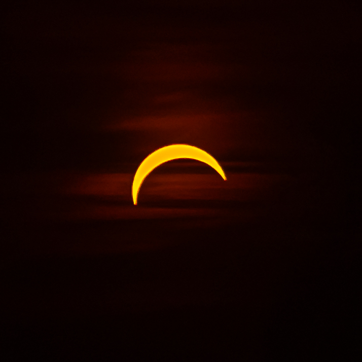 rahmstorf's tweet photo. #Eclipse from my window.
How many "climate sceptics", who think they know everything better than the experts, could have predicted it correctly? Like climate scientists predicted global warming correctly half a century ago?
https://t.co/QwmahK8n0l https://t.co/Cw7m2xdAiz