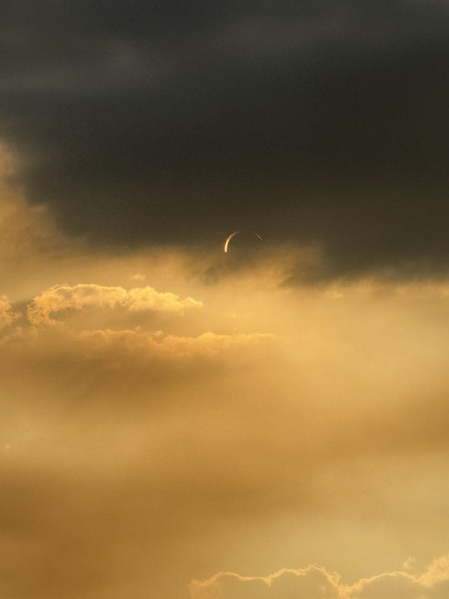 FcJunction's tweet photo. This evenings #eclipse photos https://t.co/qViL0vBQbf