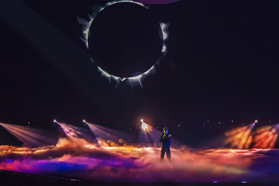 RicardoGal99983's tweet photo. Estáis viendo el Eclipse de la puesta en escena de @BlasCanto en #Eurovision 2021 ! Jajajajajjajaja @eurorinconn
@escplus_es
@RainRulo
@eurospaincom
@euromovidas
#Eclipse #ViveTuEclipse #EclipseRTVE https://t.co/Gwz7prQZyF