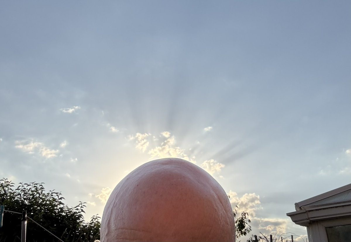 Gavvalaaar's tweet photo. Scenes here in Nuneaton #eclipse https://t.co/Ty6EQVDBl8