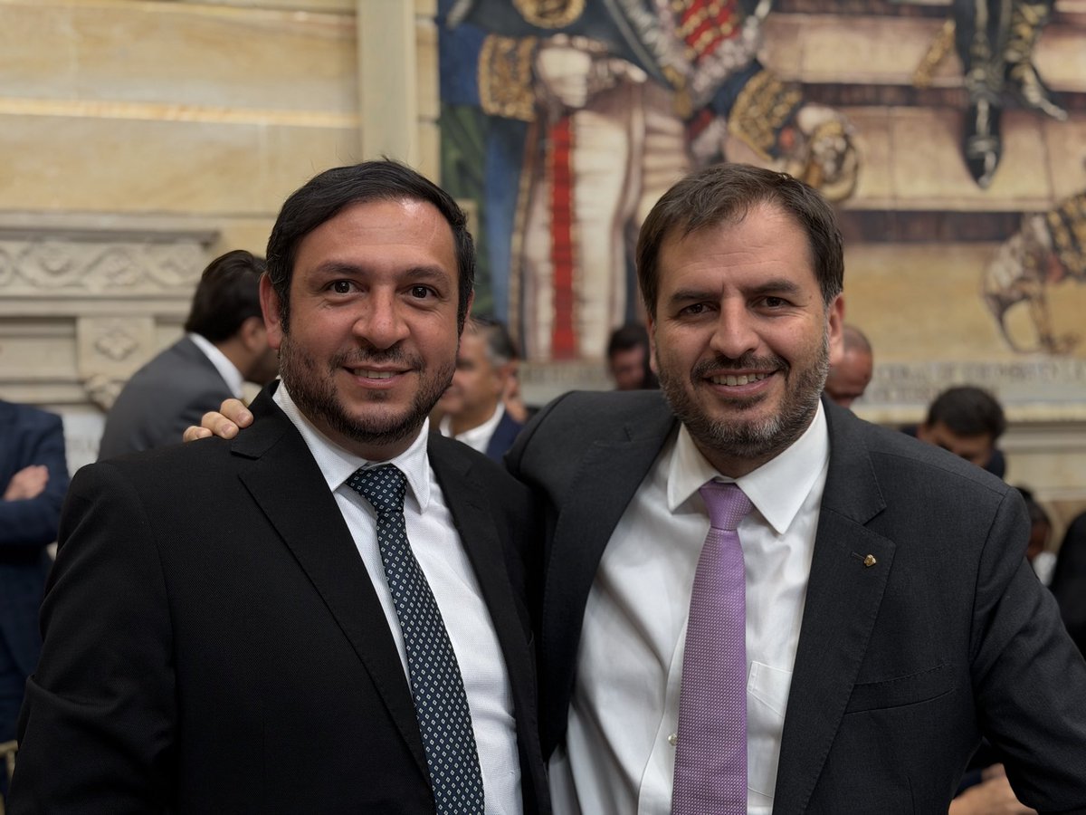 juanfelipecorzo's tweet photo. Desde la plenaria del Congreso, junto a mi compañero @AForeroM, presidente de la Comisión Séptima del Senado.

El @CeDemocratico Senado y Cámara, trabajando articulados en las decisiones importantes para Colombia. 🇨🇴

Seguimos firmes, con responsabilidad y compromiso por el país. https://t.co/2eLIo7y24r