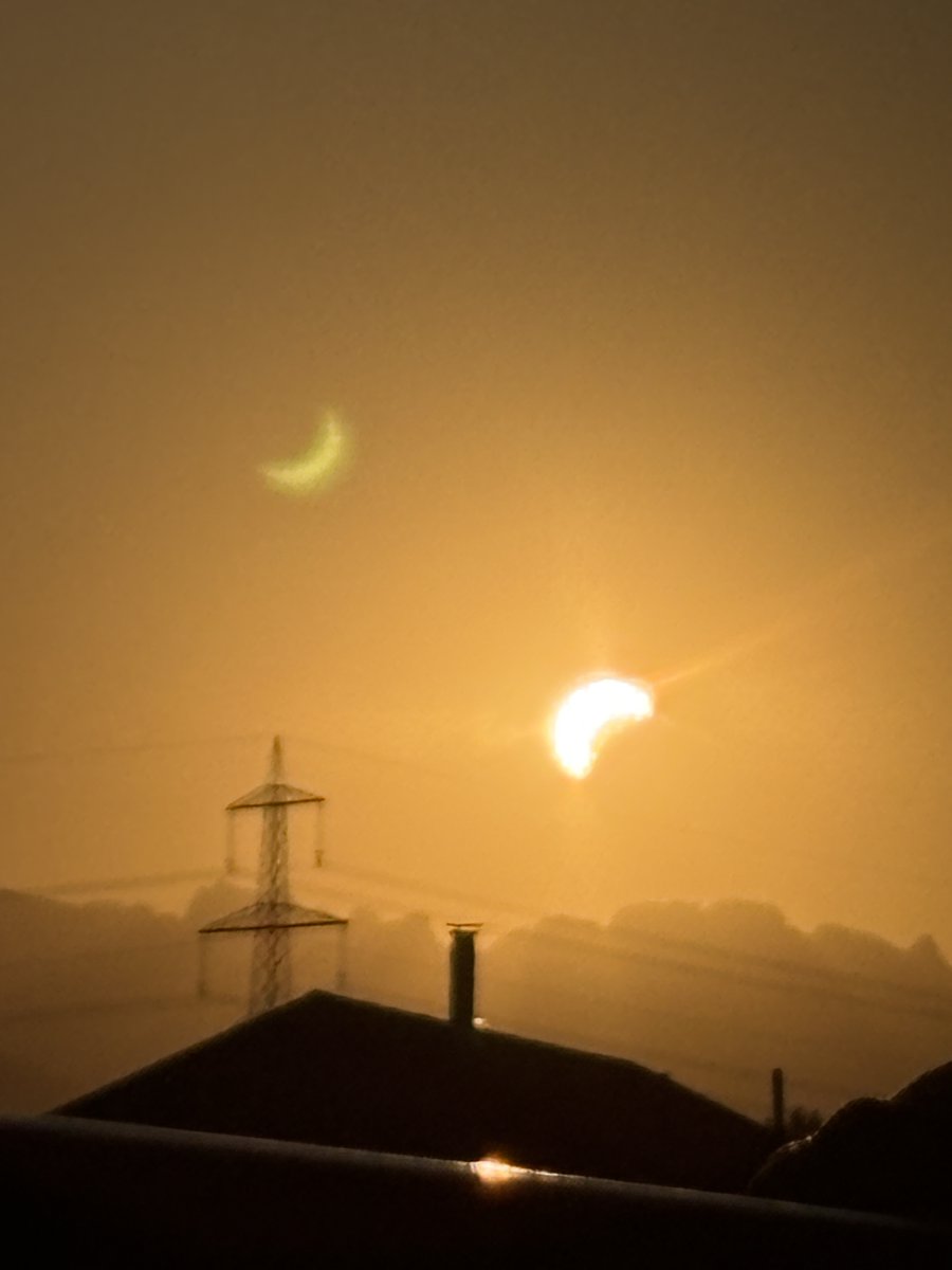 freiDenk_27's tweet photo. Also bitte! 
Auch wenn es vermuttlich an der Lage der Region lag, @ORF hat mehr versprochen! 

#Sonnenfinsternis #orf https://t.co/sjJu0oNhDV