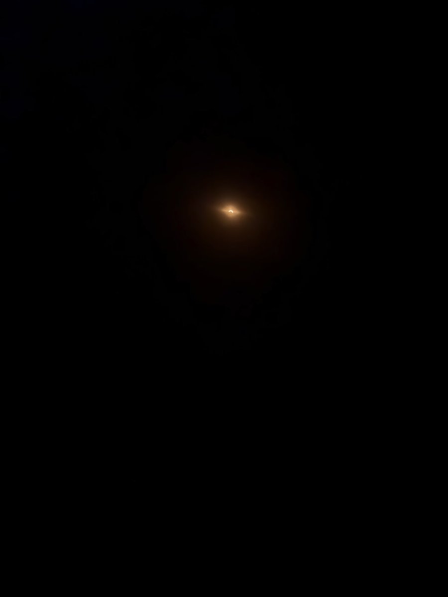 gaddar_93's tweet photo. #eclipse https://t.co/HKlgK79h0T