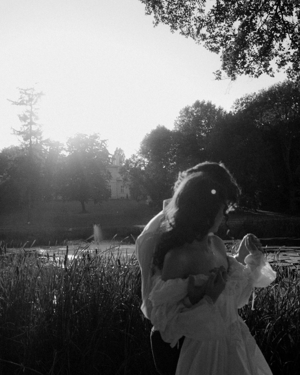 rdlhpha's tweet photo. 12.08.77
my fiancée and i.

„whatever our souls are made of, his and mine are the same.” — Emily Brontë https://t.co/NAONsgw7MG