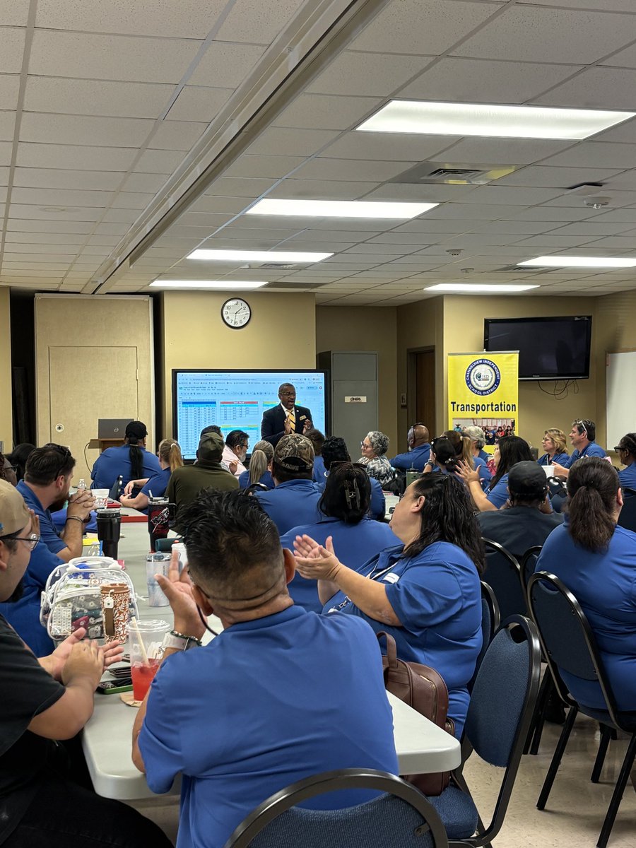 ChannelviewISD's tweet photo. Our bus drivers are the first people that our students see and the last ones they see after the school day wraps. Their impact is huge on our students. Superintendent @tchill_ thanks the bus drivers for all their hard work. https://t.co/wLYkaTyFF9