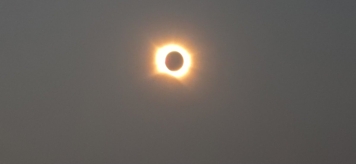 Virudanny's tweet photo. Eclipses are so cool https://t.co/dLezlkcwTZ
