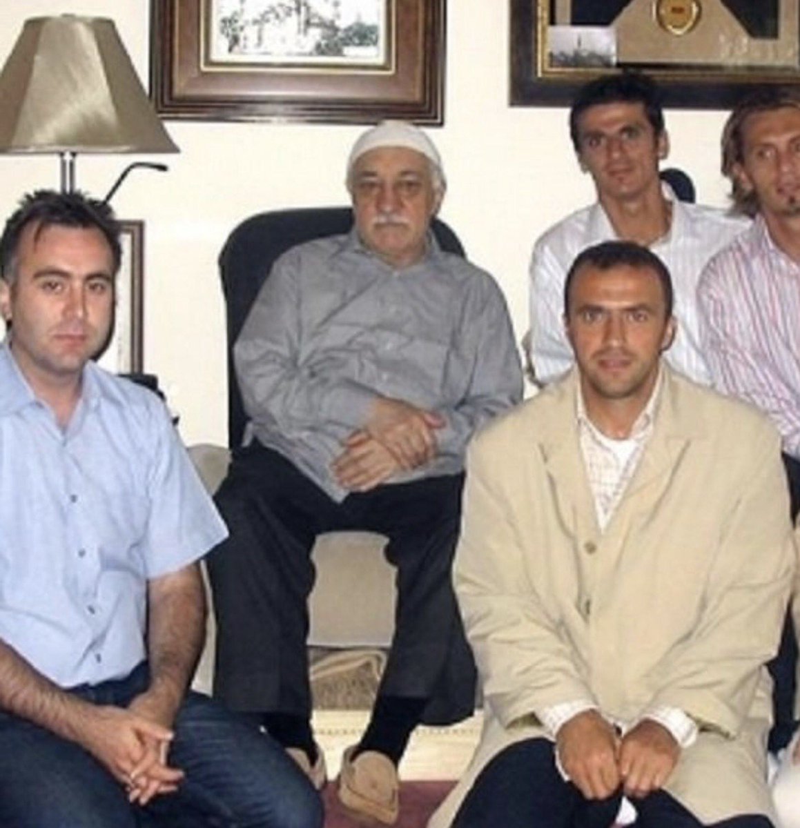 orospucoman's tweet photo. @erenasure @bpthaber @gshukukcularder Neye ağladın amk ? Fetöcü Orosğı evladı değil mi https://t.co/HsMJSezyhf
