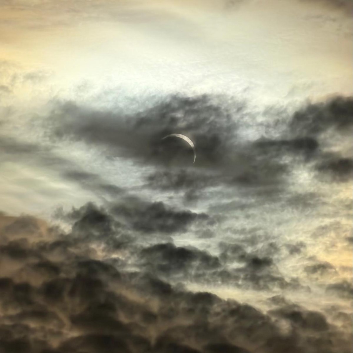 Staceoir's tweet photo. How the #eclipse looked tonight in the North West of the UK! Just amazing to see. 🌙 https://t.co/fwq0dSHufS