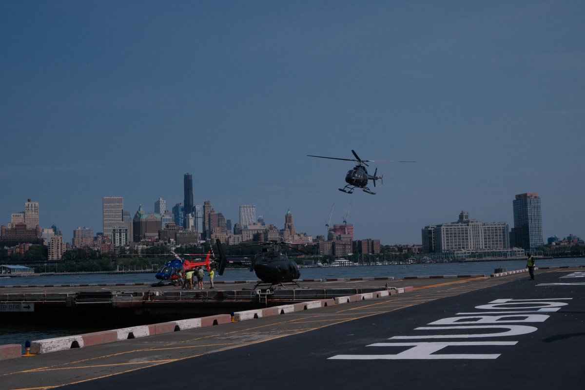 Tiny1Wildflower's tweet photo. Today, let’s go up to the sky and take a look at New York. https://t.co/EwVaCyQApB