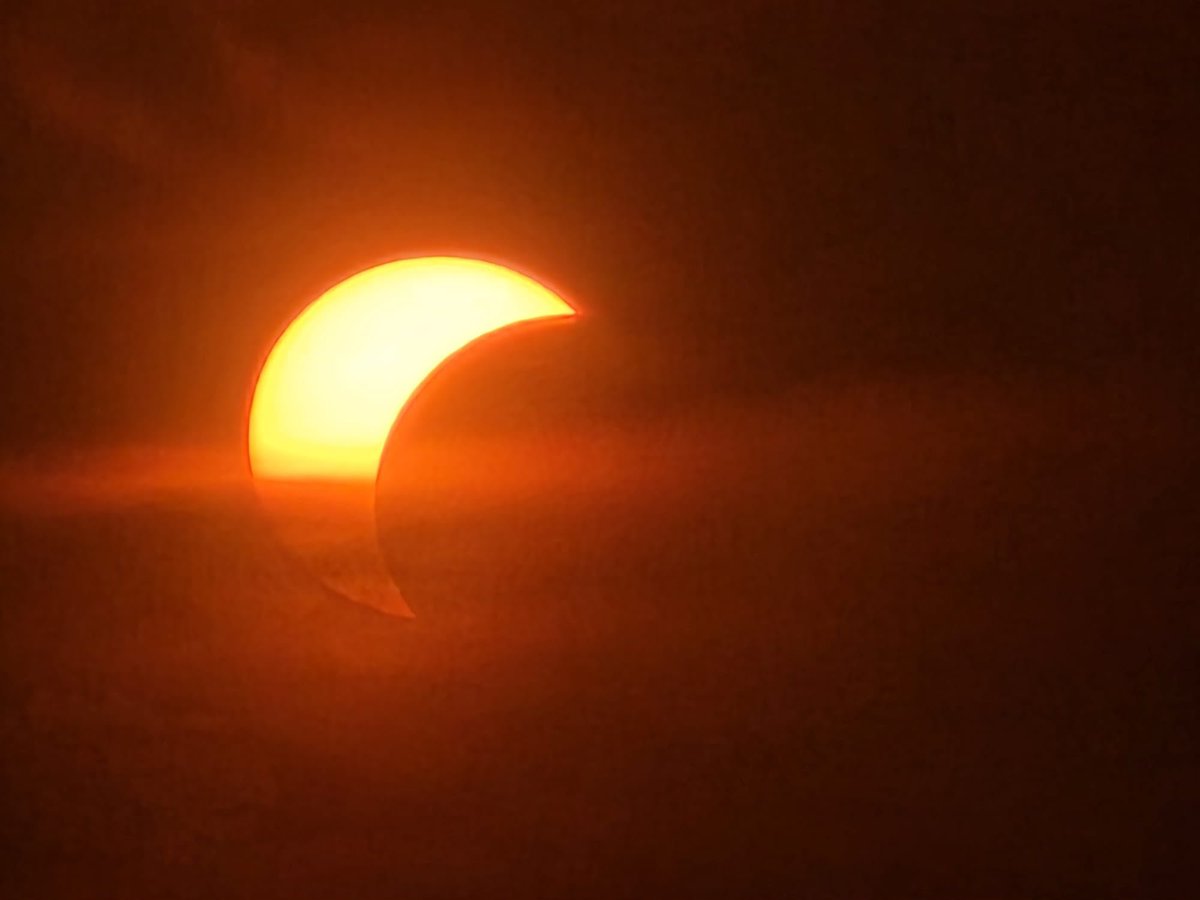 ro5015_'s tweet photo. #eclipse #españa https://t.co/lg36z8AG0Y