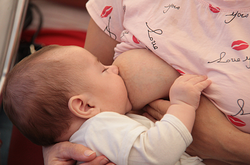 msaludpy's tweet photo. 🤱🏽 | Prevenir la obesidad infantil empieza con la #LactanciaMaterna

▪️ La ciencia confirma que la lactancia materna reduce en un 13 % el riesgo de sobrepeso y obesidad. También previene la diabetes tipo 2, hipertensión y problemas del corazón. https://t.co/hfsObiQM8p
