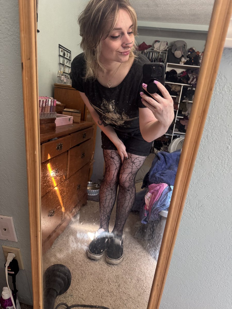 TayXFatale's tweet photo. I can’t believe I just get to look like this now 😍
Teenage me would be losing his dumb little mind knowing he got to become a hot girl https://t.co/Sq4Gt9cqtN