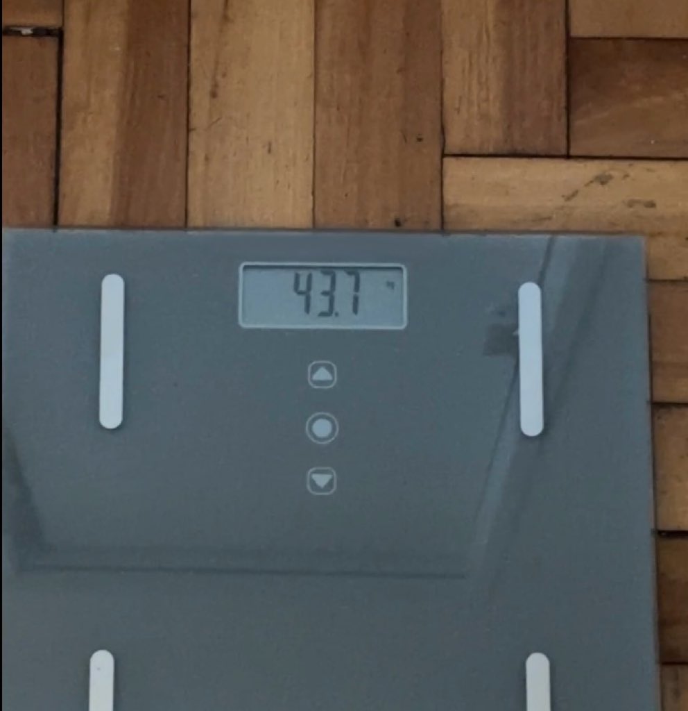 CyberiaEternal's tweet photo. I looove being in the bmi 14 range :3

muehehhehe https://t.co/FDdNRtz9nq