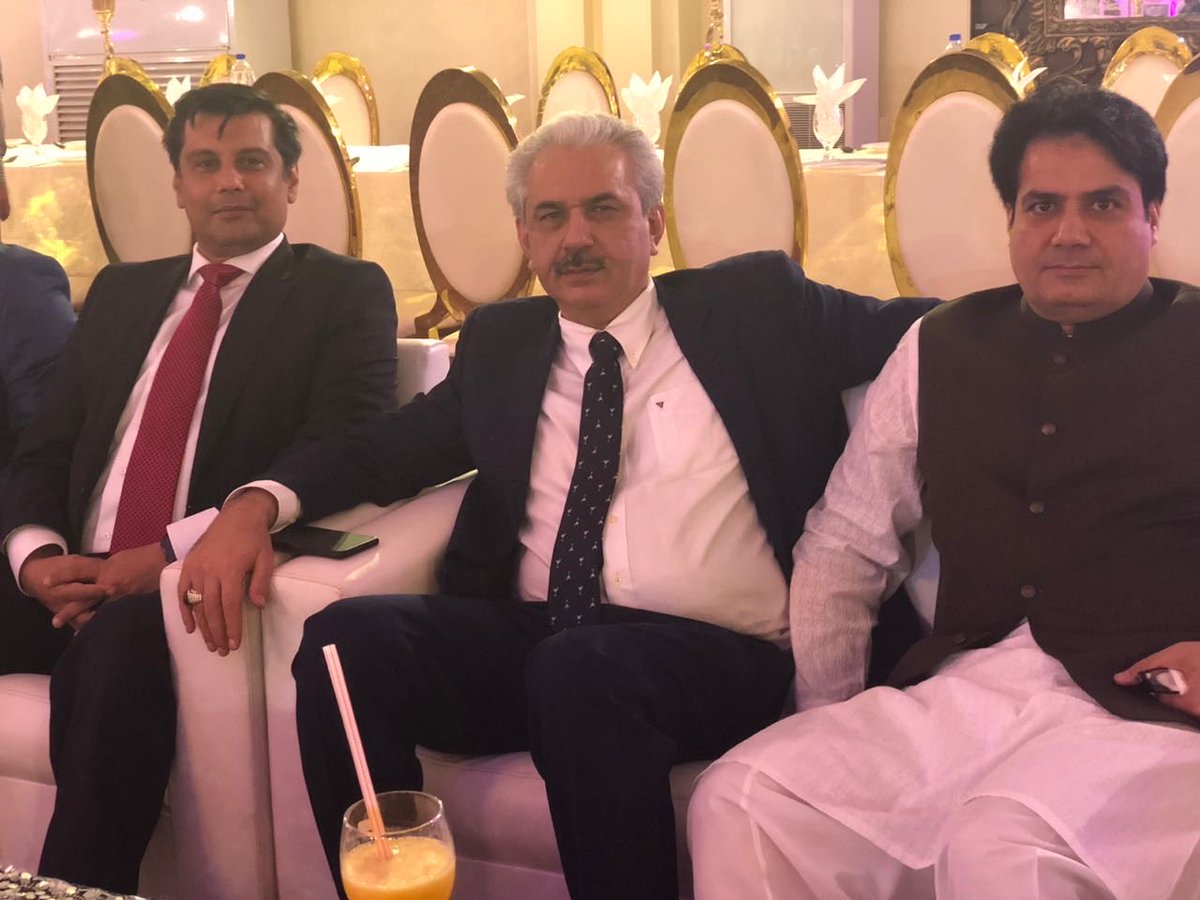 arifhameed15's tweet photo. شہید ارشد شریف ، صابر شاکر کے ساتھ بندھی یادیں بھولتی ہی نہیں۔ شہید ارشد شریف محب وطن پاکستانی اور صحافت کے ہیرو ہیں۔ https://t.co/7cPkbBuaLm