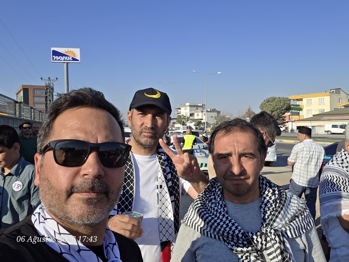 mecitguler44's tweet photo. Soykırım devam ediyor,
 yollar açılsın, 
Filistin yalnız kalmasın.. 
🇹🇷
@sabriadlim
#FilistinKonvoyunaYolAç https://t.co/EmcBSUKmuT