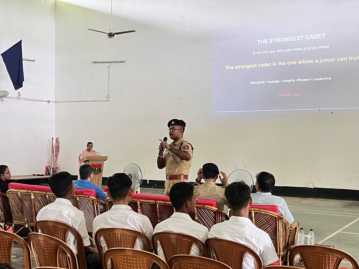 ABHILASHBORUAH8's tweet photo. Blessed to be among young minds once again, this time with the mic at one of the prestigious institutions of Assam — Sainik School Goalpara — as a Guest Lecturer https://t.co/OwijlzKugE