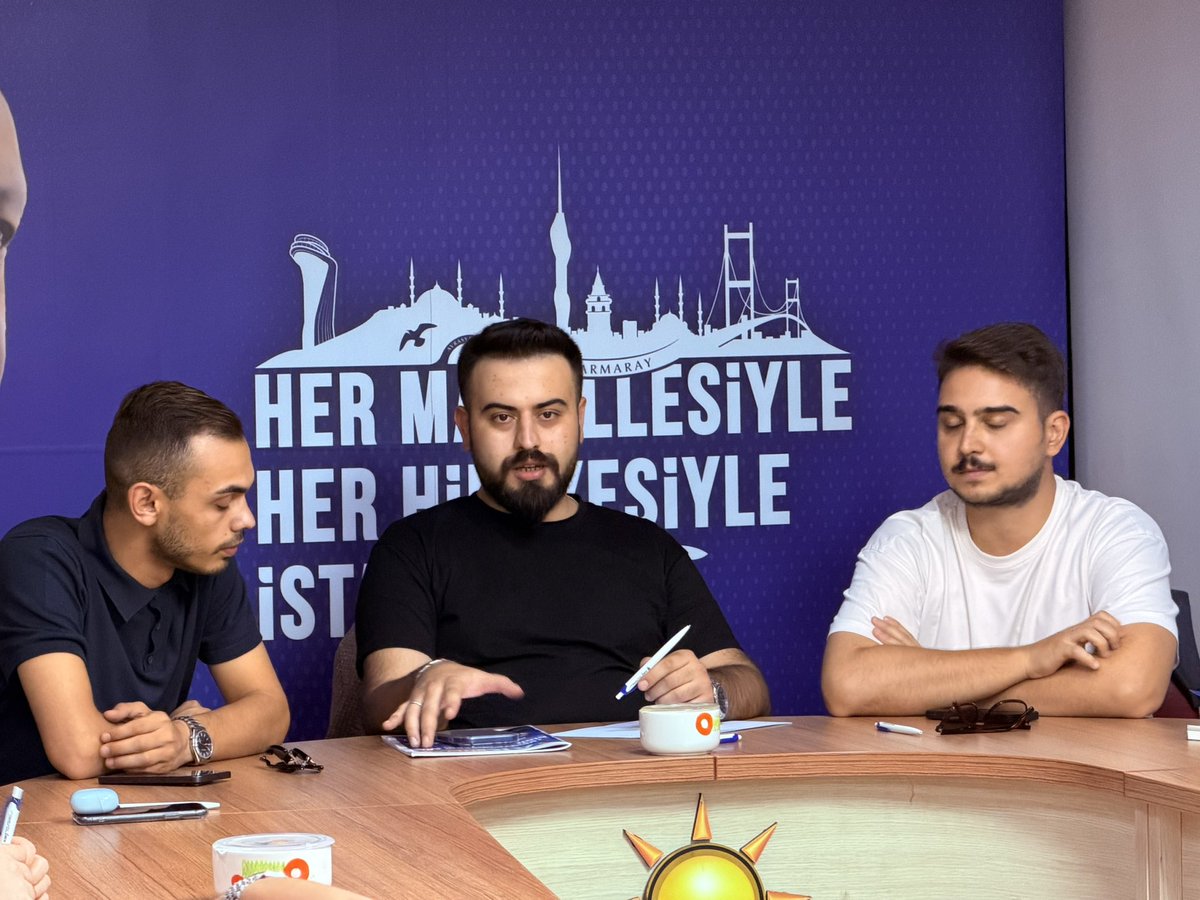 akgncbayrampasa's tweet photo. Haftalık Olağan Yönetim Kurulu Toplantımızı, İlçe Gençlik Kolları Başkanımız @altnbyfrht başkanlığında, teşkilat mensuplarımızın katılımları ve İl Yönetim Kurulu Üyemiz @BlgeBahadr’ın kıymetli katkılarıyla gerçekleştirdik.

Teşkilat çalışmalarımızın değerlendirildiği, istişare ve planlamaların yapıldığı toplantımızın; teşkilatımız ve Bayrampaşa gençliğimiz adına hayırlara vesile olmasını temenni ediyoruz.

📍 AK Parti Bayrampaşa İlçe Başkanlığı