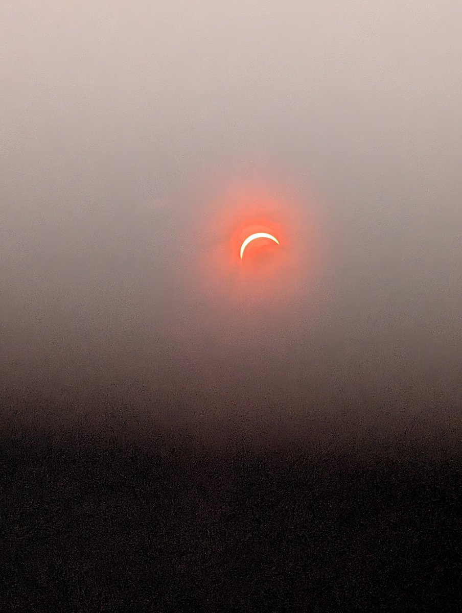 ItzMaryMooOG's tweet photo. Solar Eclipse 2026 🌒🌖🌕🌔🌘 https://t.co/LH9SYQIWdy
