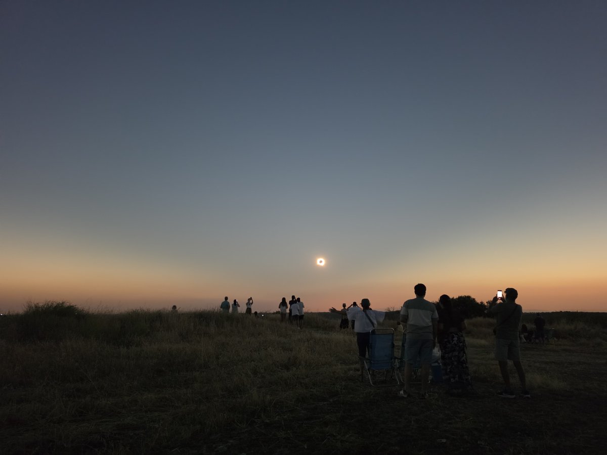 levyackerman_31's tweet photo. #eclipse https://t.co/c5d2ybDCj9