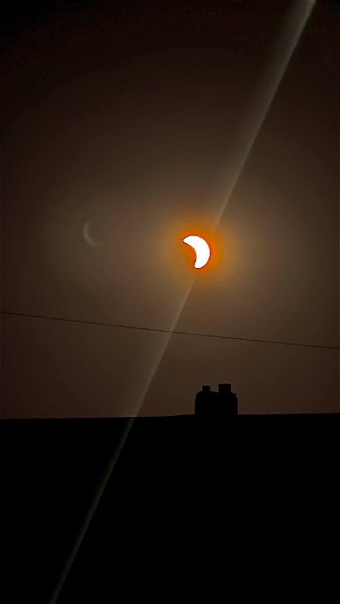 m4leekk's tweet photo. Just had a staring competition with da sun https://t.co/YfpQukdkrM