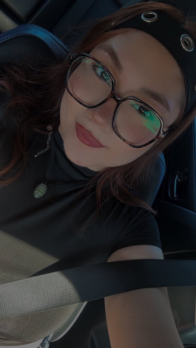 kittivyr's tweet photo. i look so good 😍

#latina https://t.co/GSUUADkS8z