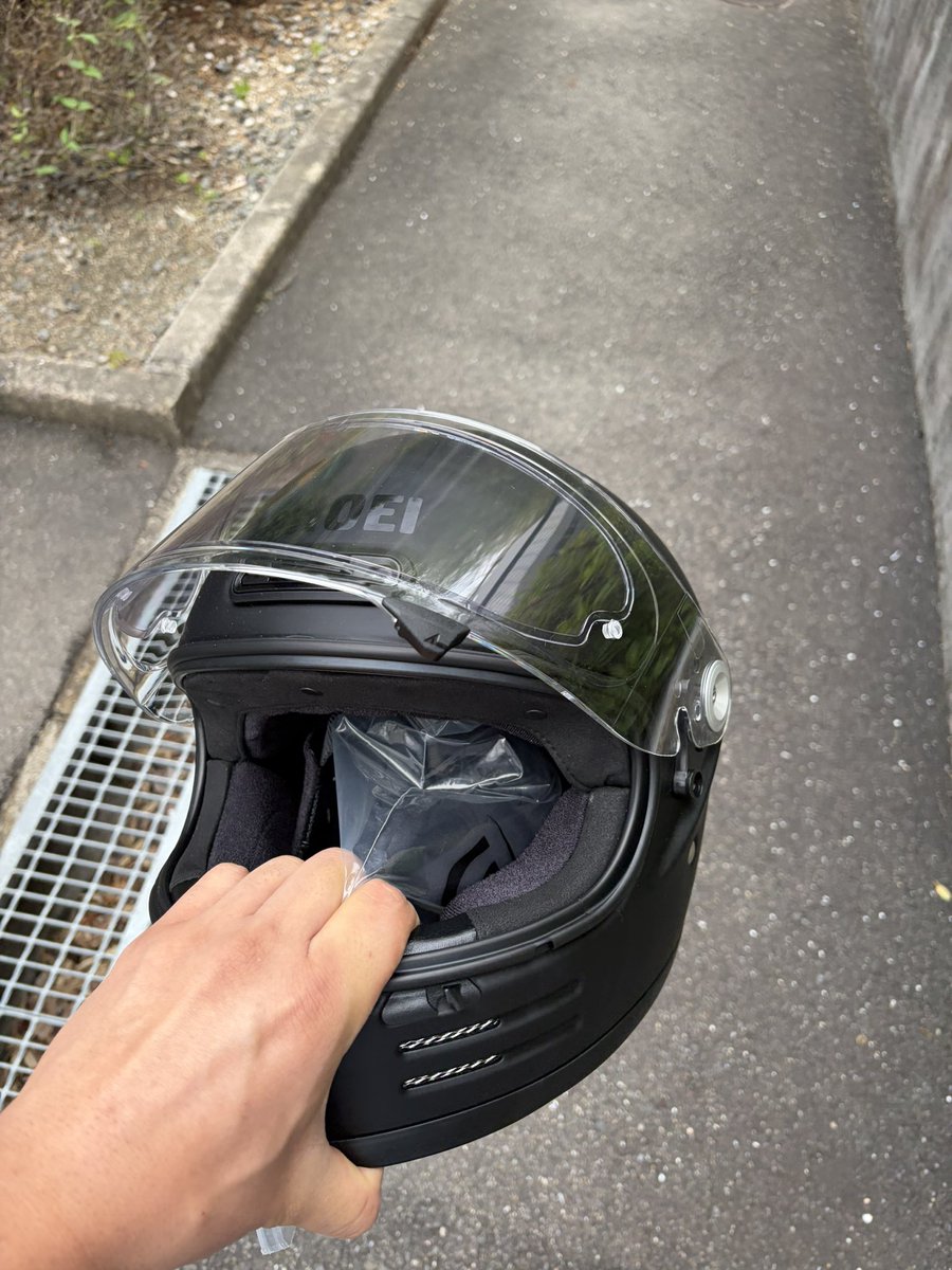 t77_SAMULIVE's tweet photo. 慣れないとあかんやろしで

今日からの教習はマイヘル https://t.co/9322FMt5XT